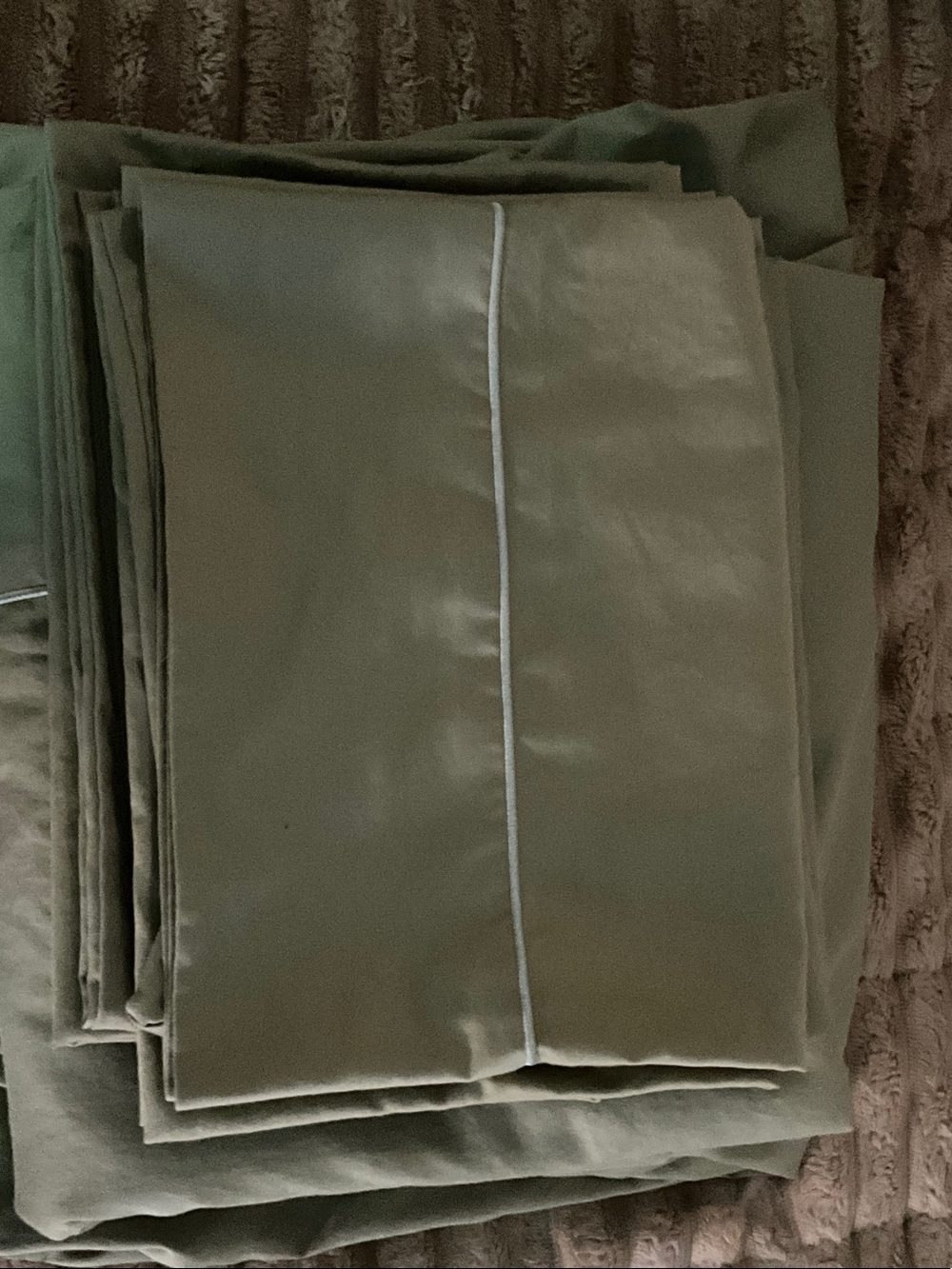 Olive Green Full Bed Sheet Set with White Piping